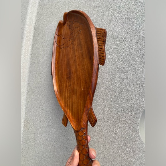 Hand Carved Wood fish Dish decor wall hanging - Picture 4 of 8